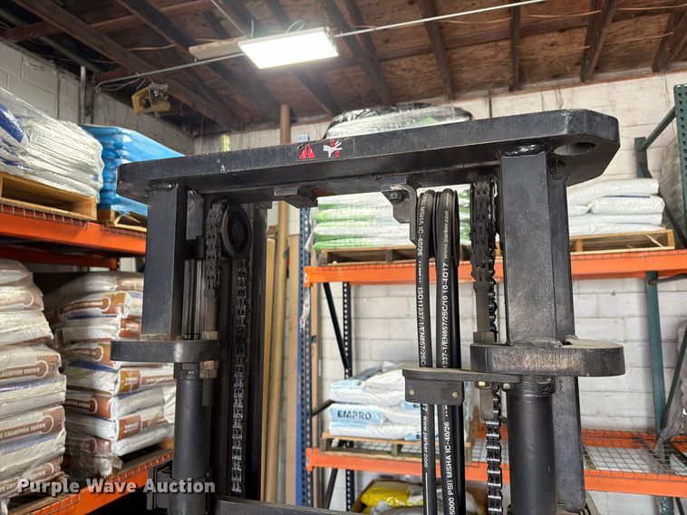 image for item EA7349 1996 Toyota 42-6FGU18 forklift