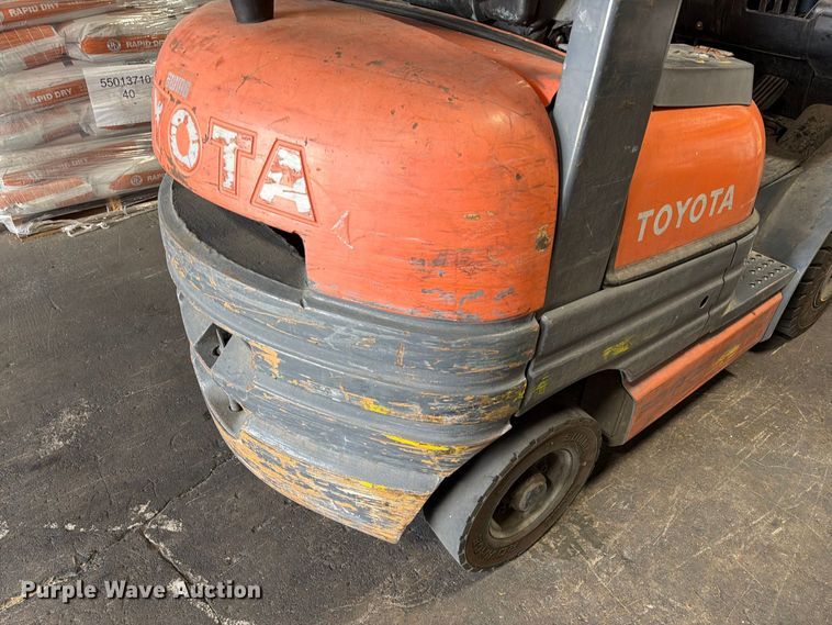 image for item EA7349 1996 Toyota 42-6FGU18 forklift