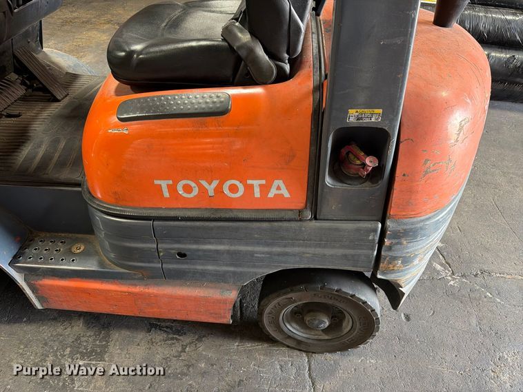 image for item EA7349 1996 Toyota 42-6FGU18 forklift