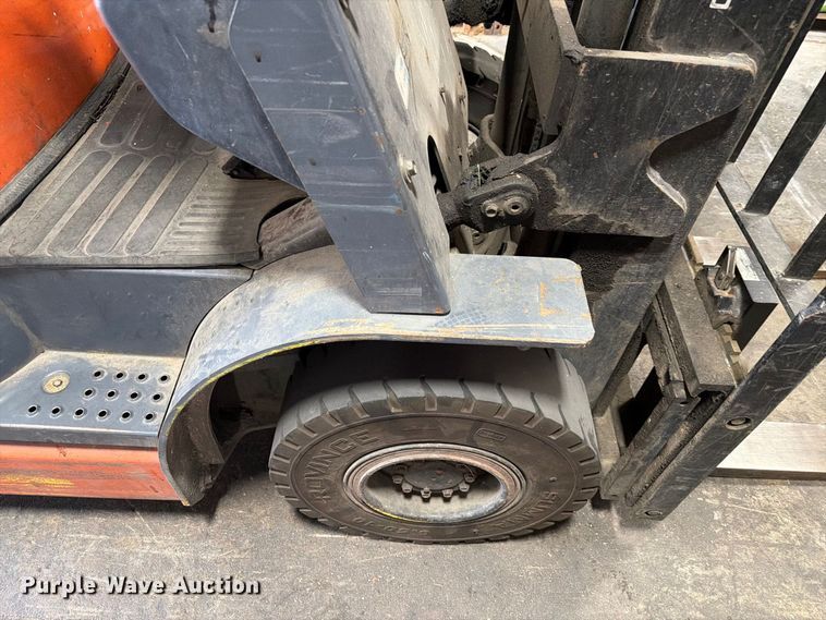 image for item EA7349 1996 Toyota 42-6FGU18 forklift