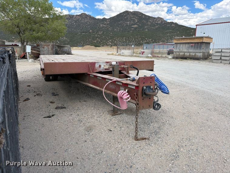 image for item ED0195 2001 Trail King flatbed trailer