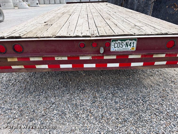 image for item ED0195 2001 Trail King flatbed trailer