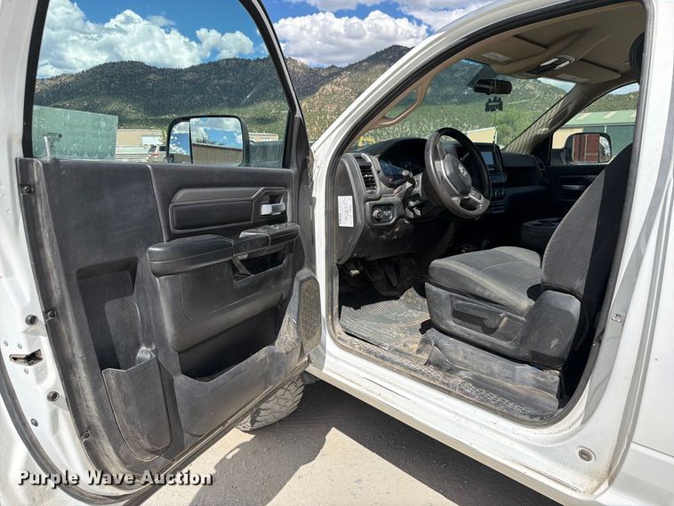 image for item ED0196 2019 RAM 2500 utility bed pickup truck