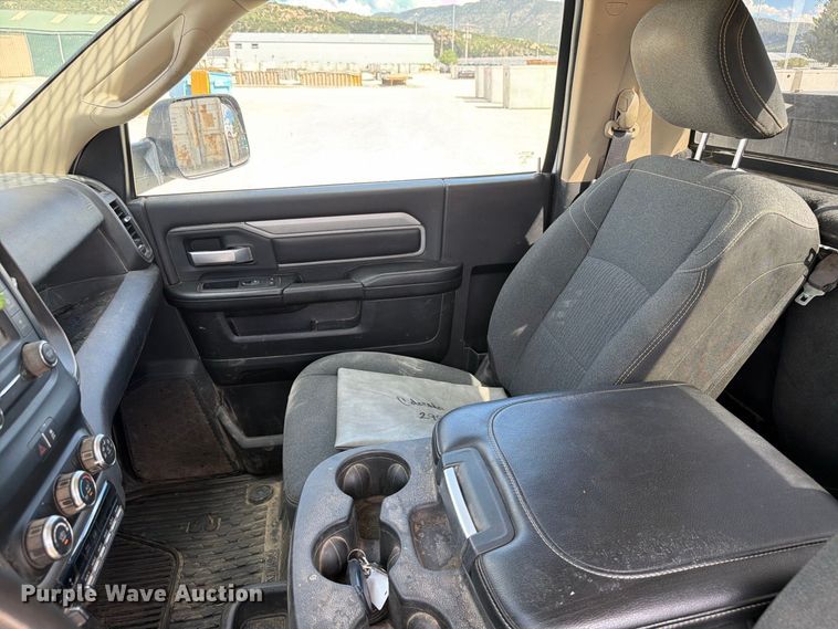 image for item ED0196 2019 RAM 2500 utility bed pickup truck
