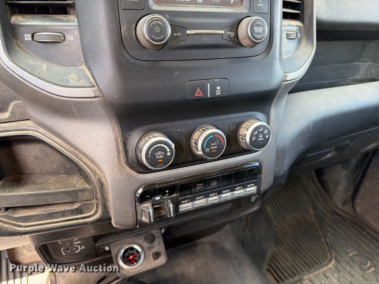 image for item ED0196 2019 RAM 2500 utility bed pickup truck