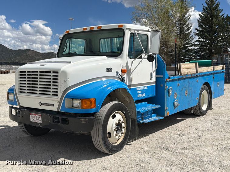 image for item ED0197 2000 International 4700 flatbed truck