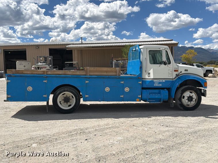 image for item ED0197 2000 International 4700 flatbed truck