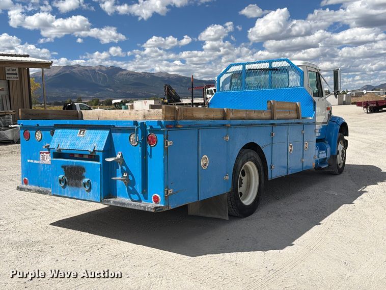 image for item ED0197 2000 International 4700 flatbed truck