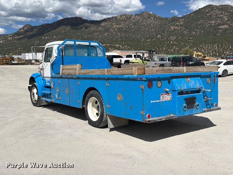 image for item ED0197 2000 International 4700 flatbed truck