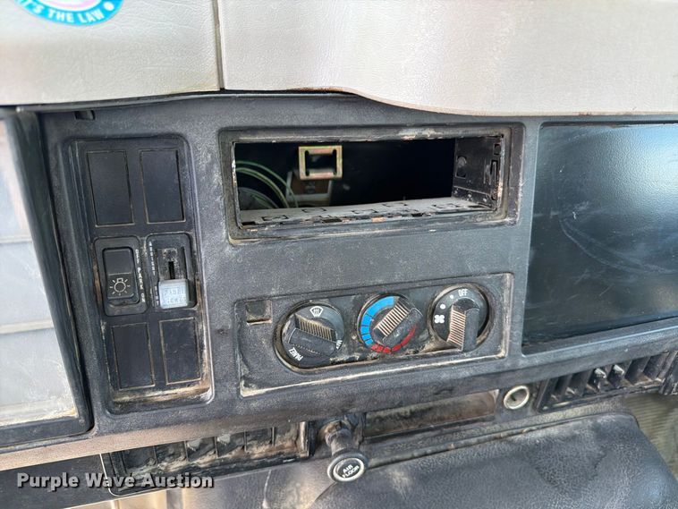 image for item ED0197 2000 International 4700 flatbed truck