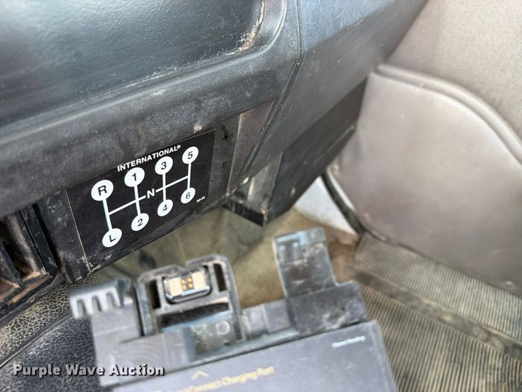 image for item ED0197 2000 International 4700 flatbed truck