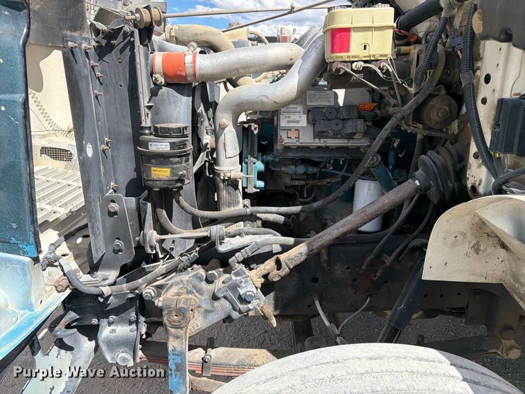 image for item ED0197 2000 International 4700 flatbed truck