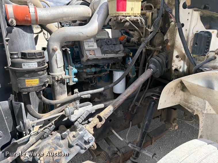 image for item ED0197 2000 International 4700 flatbed truck