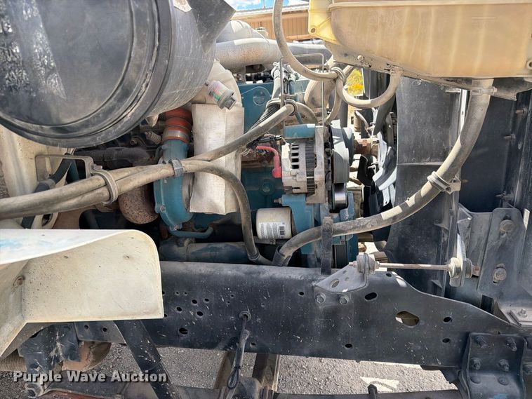 image for item ED0197 2000 International 4700 flatbed truck