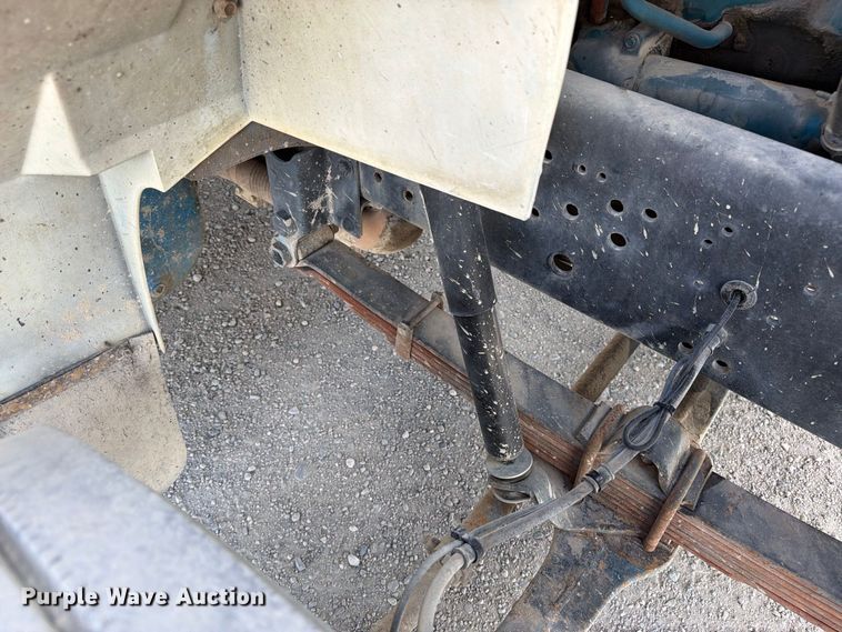 image for item ED0197 2000 International 4700 flatbed truck