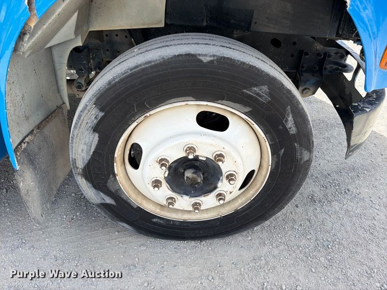 image for item ED0197 2000 International 4700 flatbed truck