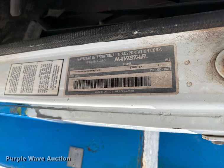 image for item ED0197 2000 International 4700 flatbed truck