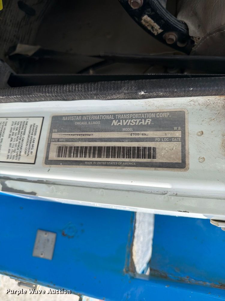 image for item ED0197 2000 International 4700 flatbed truck