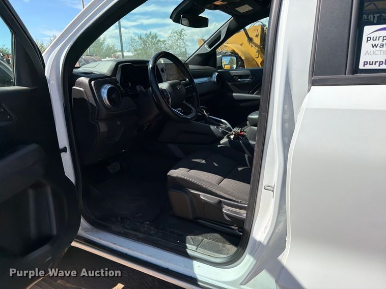 image for item ED0198 2023 Chevrolet Colorado LT Crew Cab pickup truck