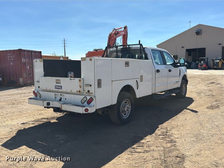 image for item ED0199 2017 Ford F350 Super Duty Crew Cab utility bed pickup truck