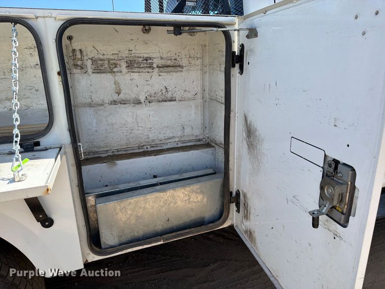 image for item ED0199 2017 Ford F350 Super Duty Crew Cab utility bed pickup truck