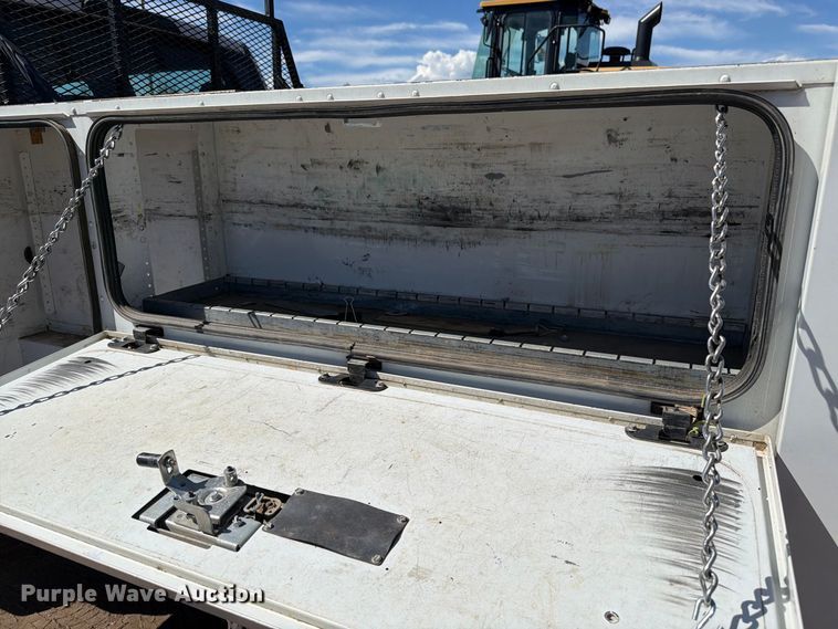 image for item ED0199 2017 Ford F350 Super Duty Crew Cab utility bed pickup truck