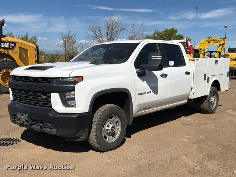 2020 Chevrolet Silverado 2500 Crew Cab utility bed pickup truck