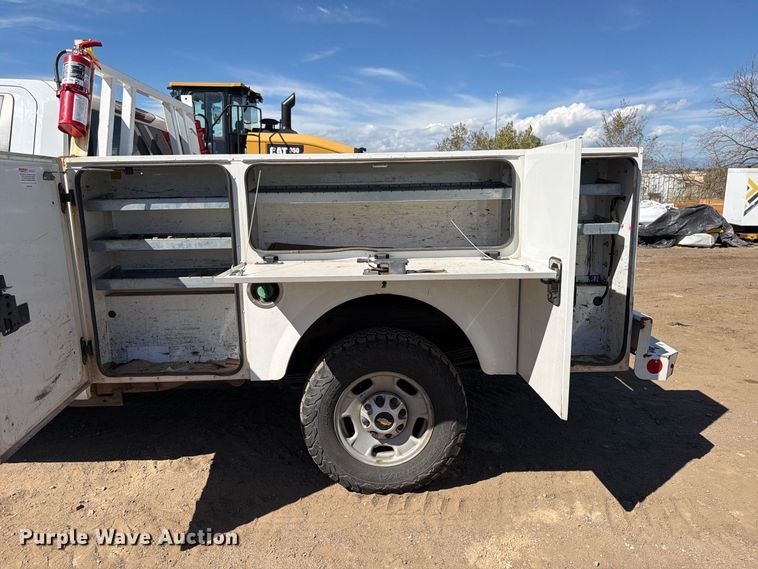 image for item ED0200 2020 Chevrolet Silverado 2500 Crew Cab utility bed pickup truck
