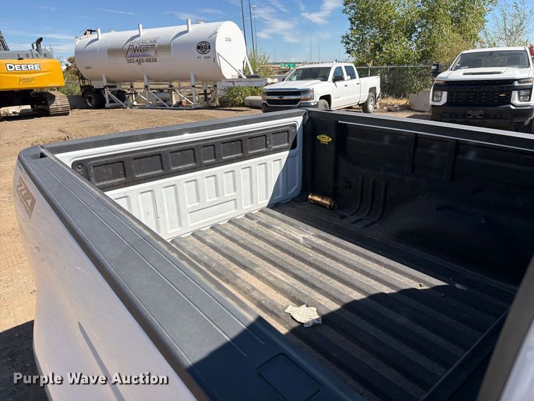 image for item ED0201 2022 Chevrolet Colorado Z71 Crew Cab pickup truck