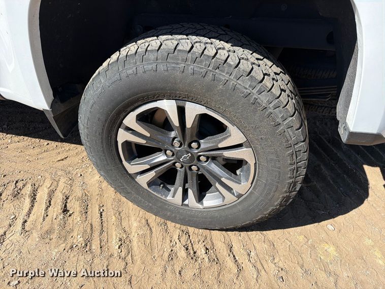 image for item ED0201 2022 Chevrolet Colorado Z71 Crew Cab pickup truck