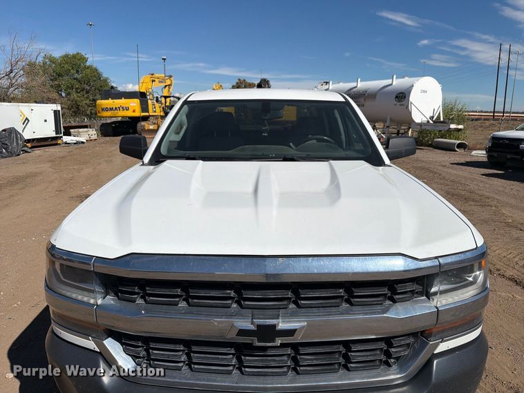 image for item ED0202 2018 Chevrolet Silverado 1500 Crew Cab pickup truck