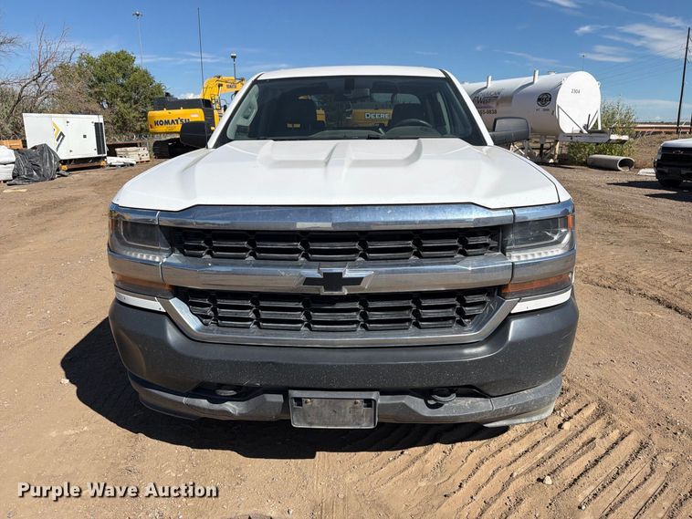 image for item ED0202 2018 Chevrolet Silverado 1500 Crew Cab pickup truck