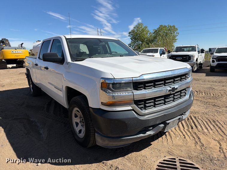 image for item ED0202 2018 Chevrolet Silverado 1500 Crew Cab pickup truck