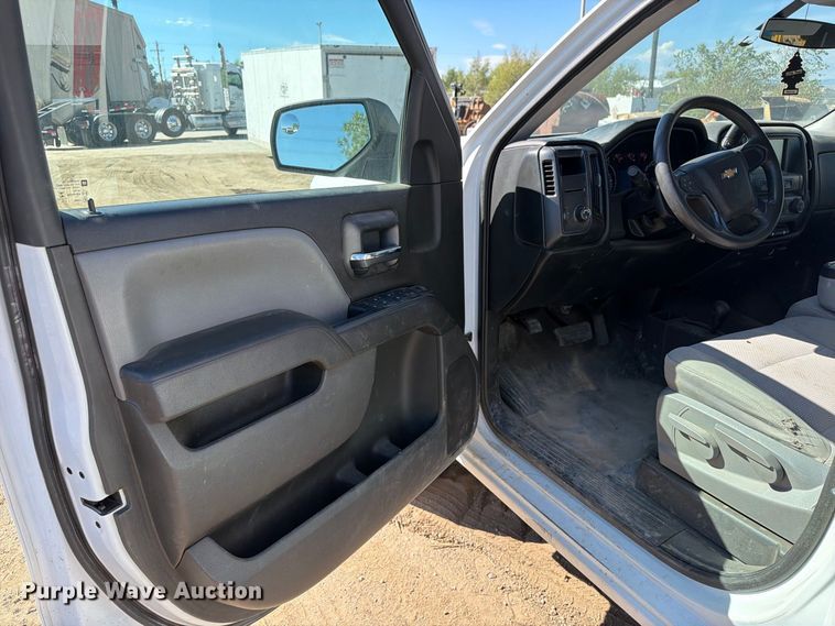 image for item ED0202 2018 Chevrolet Silverado 1500 Crew Cab pickup truck