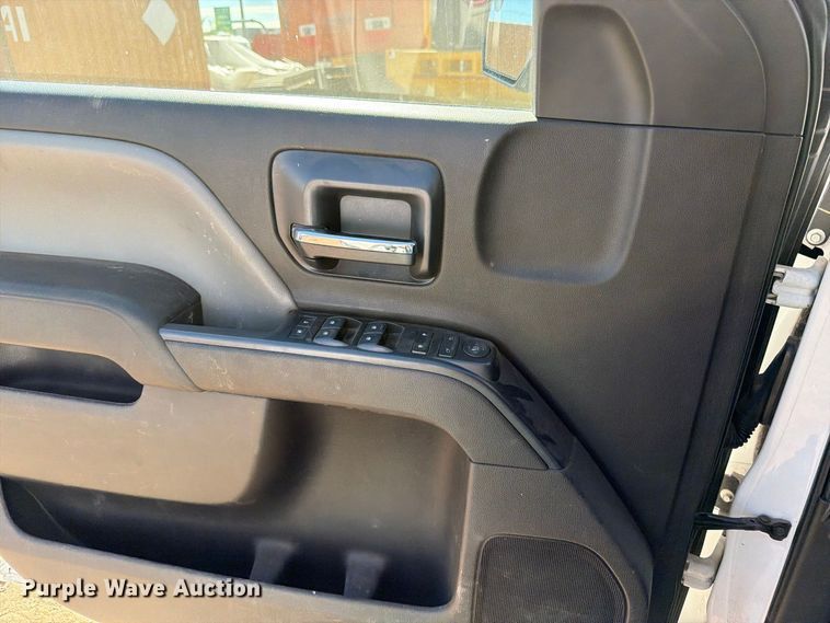 image for item ED0202 2018 Chevrolet Silverado 1500 Crew Cab pickup truck