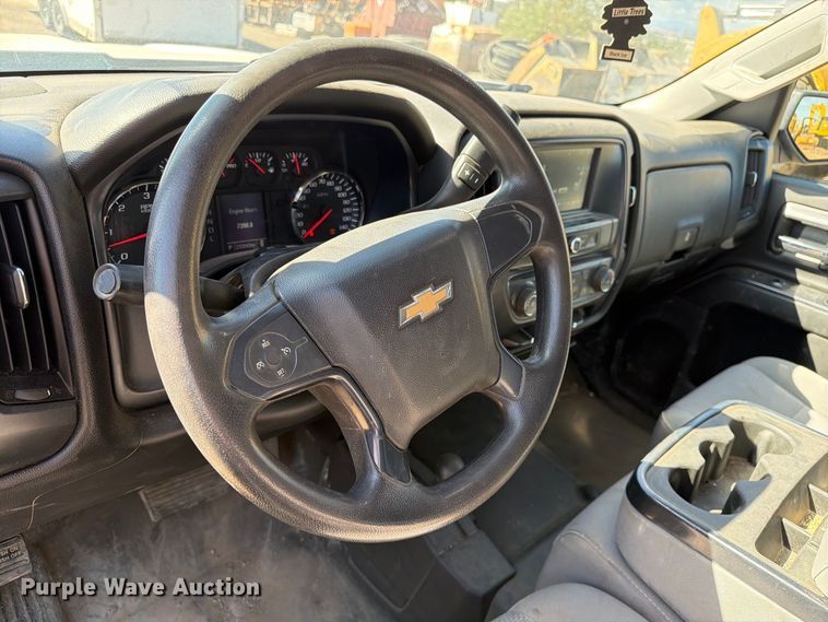 image for item ED0202 2018 Chevrolet Silverado 1500 Crew Cab pickup truck