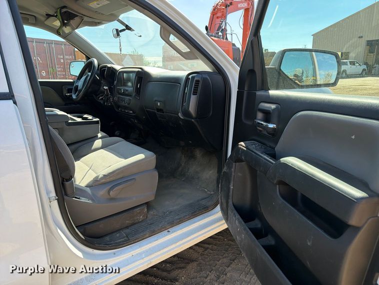 image for item ED0202 2018 Chevrolet Silverado 1500 Crew Cab pickup truck