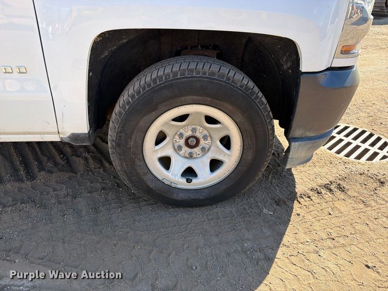 image for item ED0202 2018 Chevrolet Silverado 1500 Crew Cab pickup truck