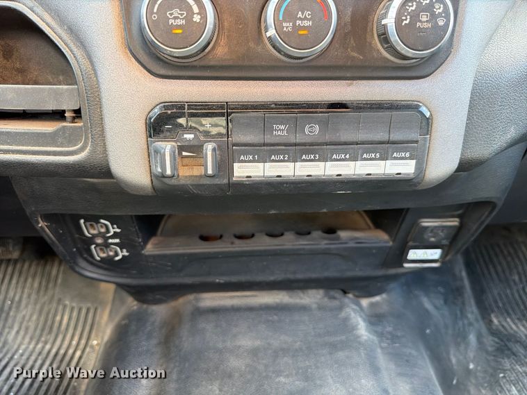 image for item ED5025 2022 RAM 2500 Crew Cab pickup truck