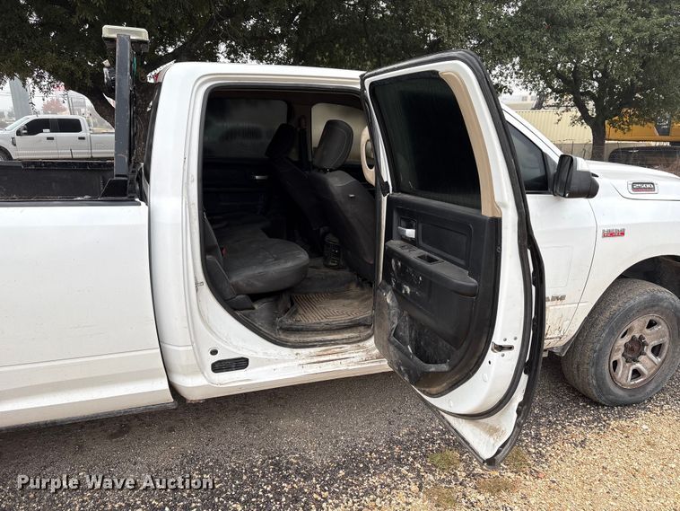 image for item ED5035 2019 RAM 2500HD Crew Cab pickup truck