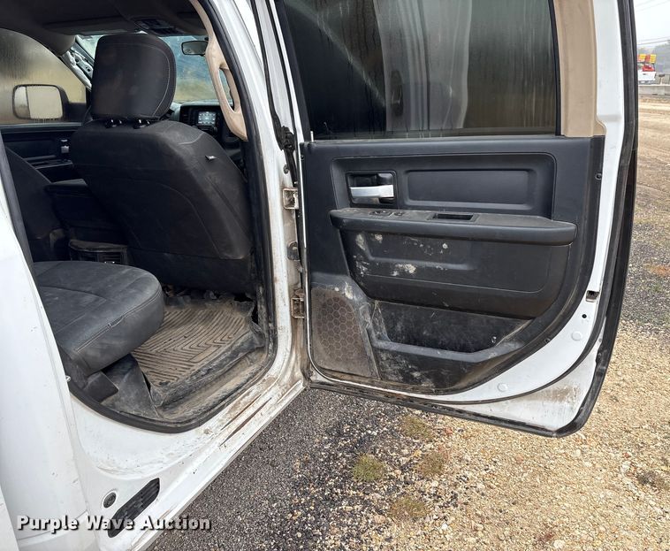 image for item ED5035 2019 RAM 2500HD Crew Cab pickup truck