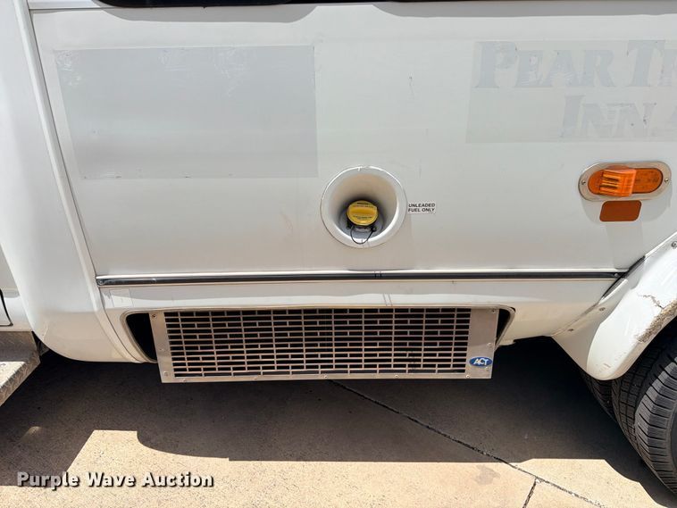 image for item ED5394 2019 Eldorado National 2010 Aerolite shuttle bus