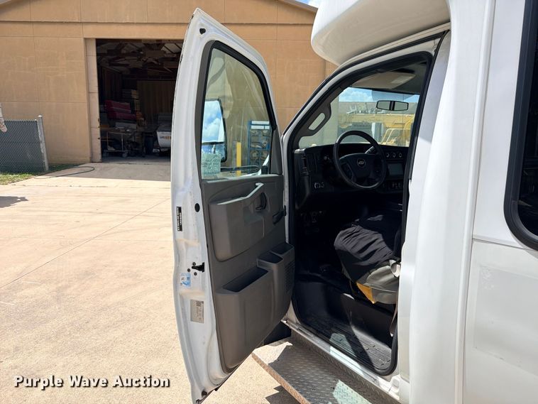 image for item ED5394 2019 Eldorado National 2010 Aerolite shuttle bus