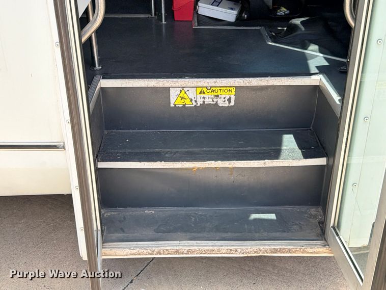 image for item ED5394 2019 Eldorado National 2010 Aerolite shuttle bus