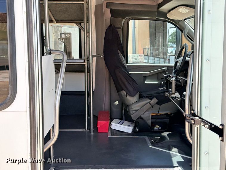 image for item ED5394 2019 Eldorado National 2010 Aerolite shuttle bus