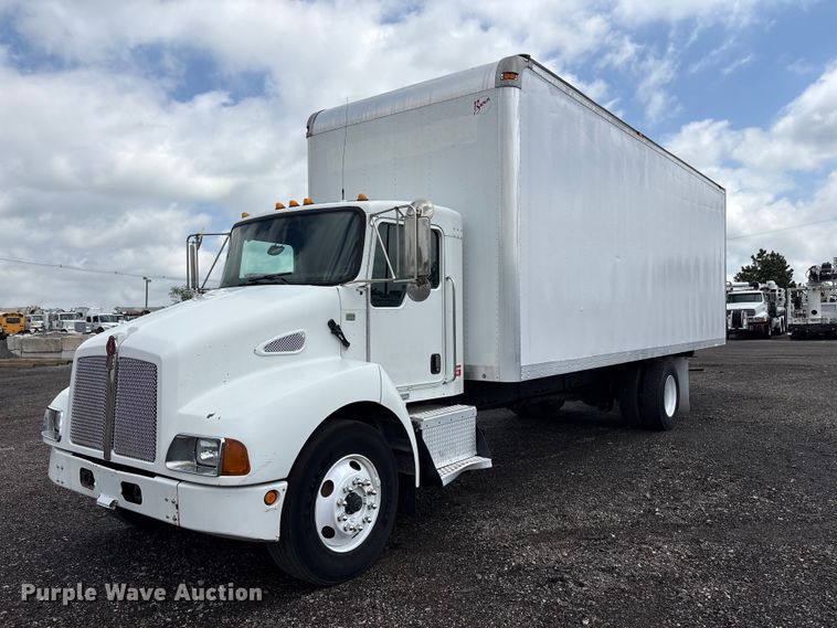 image for item EG8987 2007 Kenworth T300 box truck