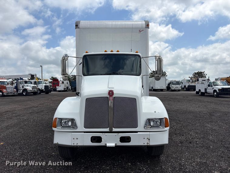 image for item EG8987 2007 Kenworth T300 box truck