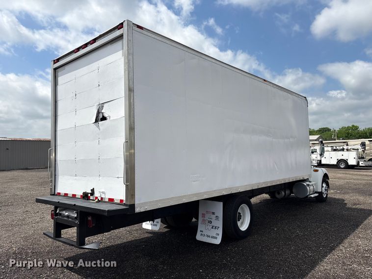 image for item EG8987 2007 Kenworth T300 box truck
