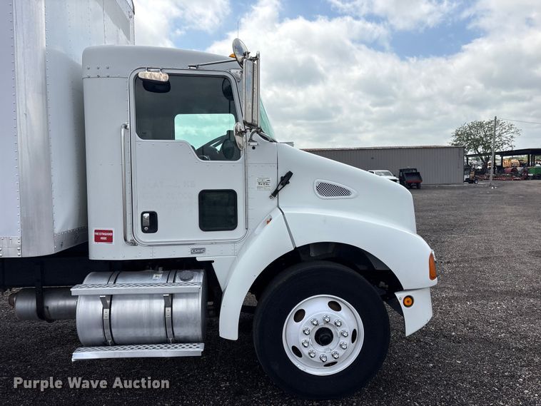 image for item EG8987 2007 Kenworth T300 box truck