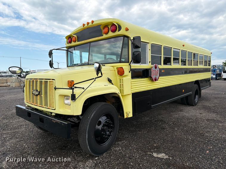 image for item EG9236 2001 Chevrolet B7 school bus